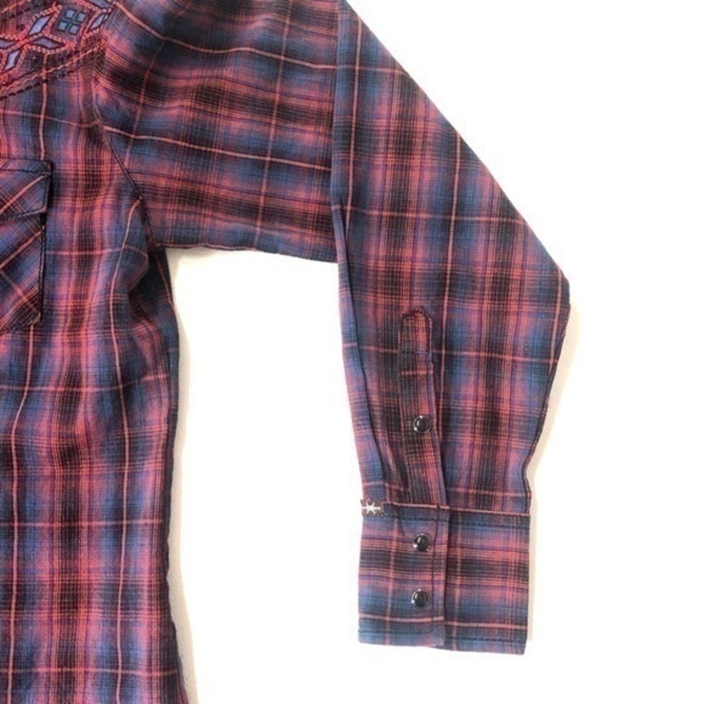 Cowgirl Up Women's Button-Down Shirt Size Small - Picture 6 of 7